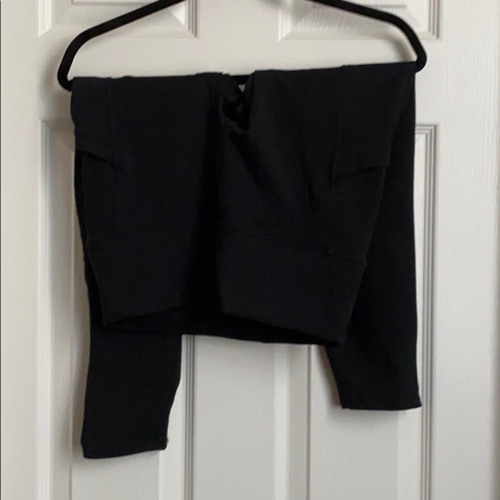 Powerhold Fabletics leggings with pockets